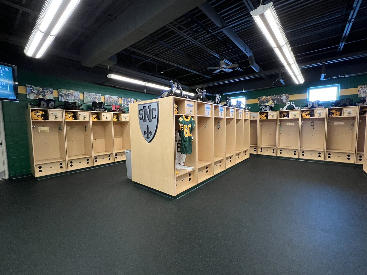 Blessed to be recognized @stnorbert event as a Trustee Distinguished Scholar. Appreciate <a href="/CoachRyanOC/">Ryan O’Connell</a> <a href="/CoachSMedina/">Sergio Medina Jr.</a> <a href="/brady_wilde/">Brady Wilde</a> for a personal look at <a href="/SNCfootball/">St. Norbert Football</a> after

#GoKnights
#Family

<a href="/LegacyTitanFB/">Legacy Titan Football🏈</a> <a href="/7MichaelBishop/">Michael Bishop🏈 NJCAA, NCAA CHOF</a> <a href="/coachfreddiej/">Freddie Johnson</a> <a href="/CoachReed06/">Coach Benny Reed</a> @CoachJonesA1 <a href="/ReggieBrown59/">R. Brown</a>