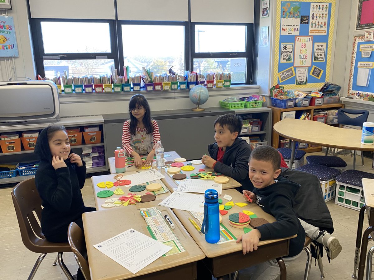CSMrsSeaman1's tweet photo. Having fun with fractions in room 223! @VS13UFSD @WheelerAvenue #teamwheeler https://t.co/kQO3ZKiHfr