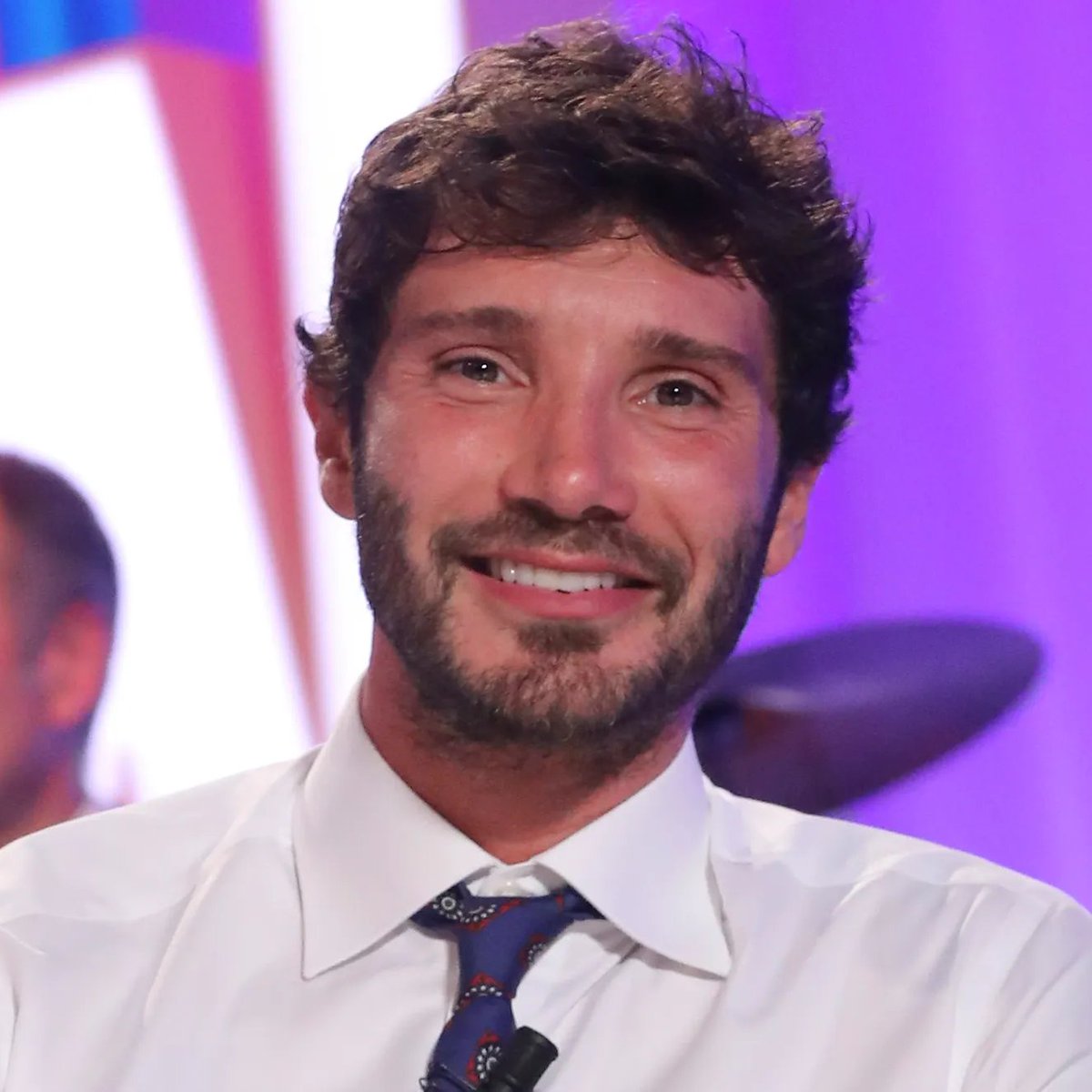 trash_italiano's tweet photo. Secondo la pagina The Pipol, Emma e Stefano De Martino faranno parte della giuria di #Amici22 nella fase serale. https://t.co/uy7cLnkYWY