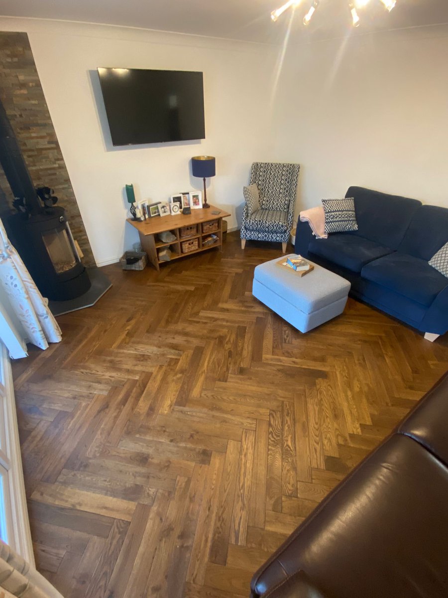 Solid wood herringbone install completed using <a href="/bostik/">Bostik</a> adhesives and <a href="/StairrodsUK/">Stairrods (UK) Ltd</a> trims leaving a stunning warm, textured finish to a family home. 😍👌🏽