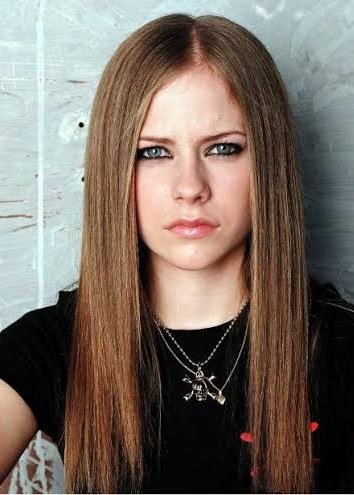 Megan a boneca tik toker assasina é a cara da Avril Lavigne