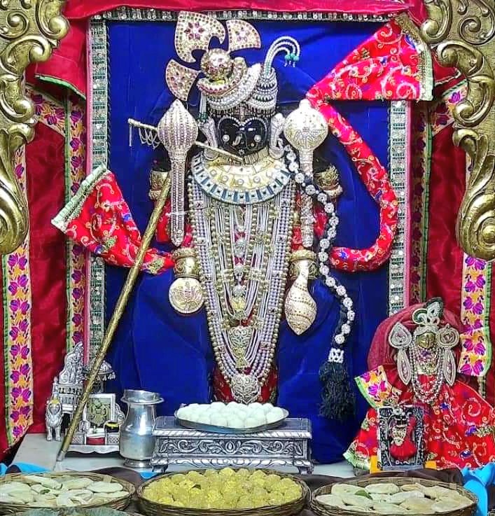 JaiDwarkadhish_'s tweet photo. 🌺 जय द्वारकाधीश 🌺
 🙏🏻 संध्या दर्शन 🙏🏻 https://t.co/SPK2ueP9mW