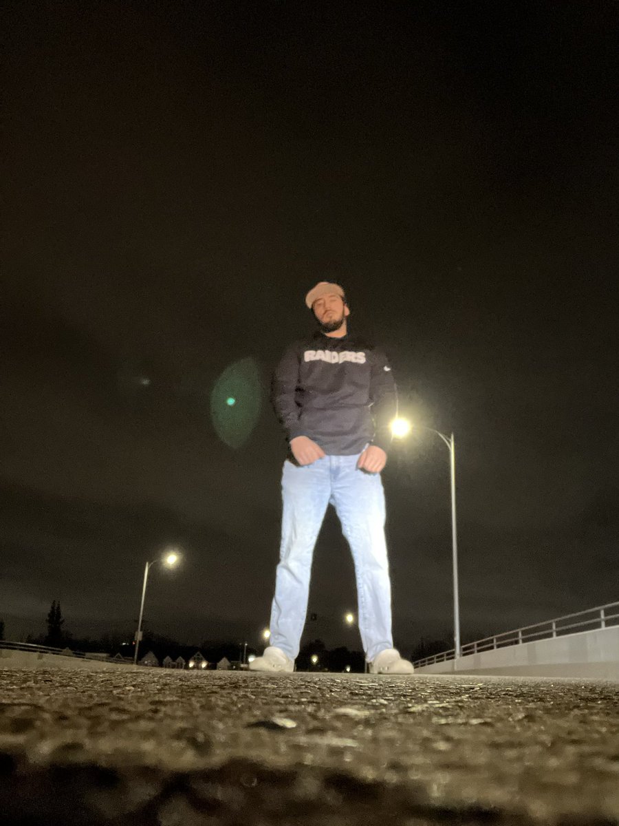 FitwithFranco's tweet photo. Find a way, not a excuse.

Blessed with a new day so today I will make the most of it.

Staying away from everyone’s drama, I’m in my own head.

#fitwithfranco #pushinweight #motivation #mensphysique  #blackstonelabs #workhard #maketodaycount #california #workonyourself #hustle https://t.co/0PP7hP0IYB