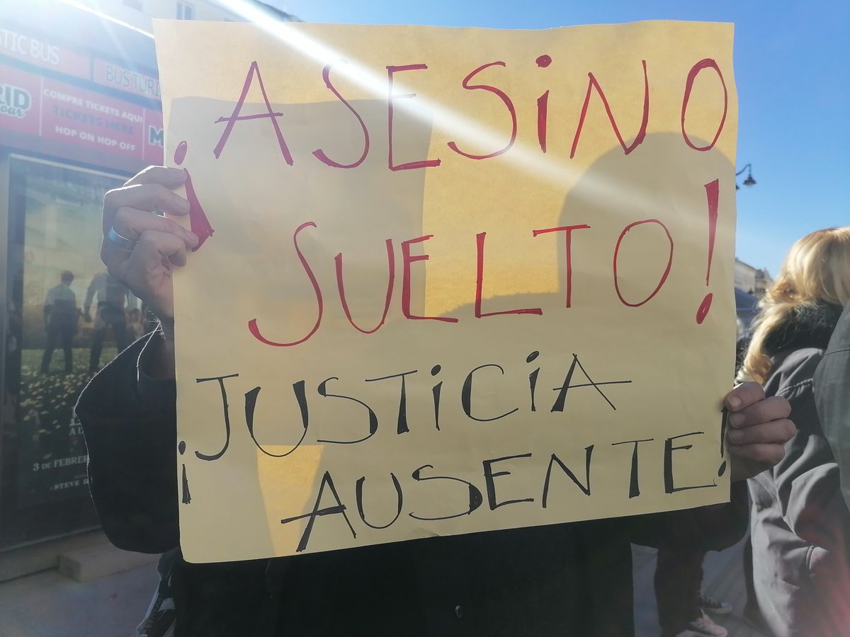 PyResisteMadrid's tweet photo. "¡Asesino suelto! Justicia ausente." 
@PUFeminista @UltimaHoracom @ABCDigital 
#TodosSomosRomina https://t.co/HYomRmE9wm