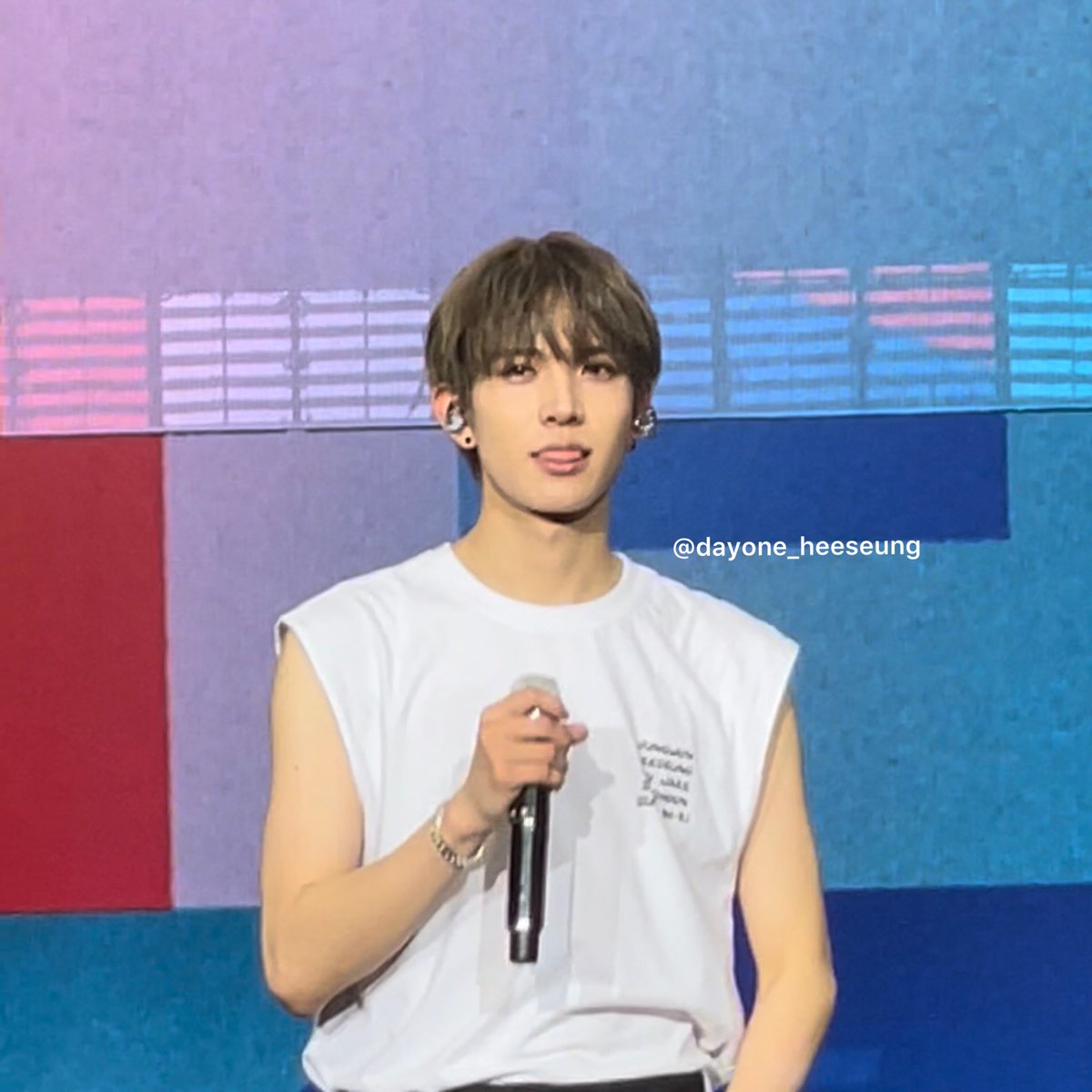 dayone_heeseung's tweet photo. 230128 🇹🇭day1
HEE is so fine🫶🏻
#이희승 #엔하이픈 #희승 #ENHYPEN #ENHYPEN_HEESEUNG #엔하이픈_희승 #MANIFESTO_IN_BANGKOK https://t.co/cW1uUvNMat
