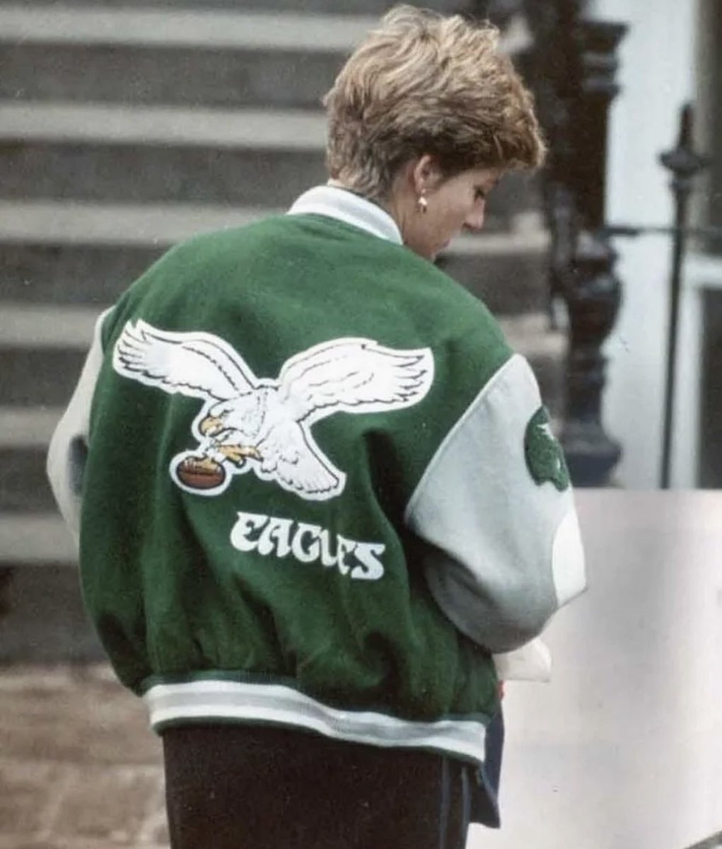 the girls that get it, get it 🦅 #ItsAPhillyThing