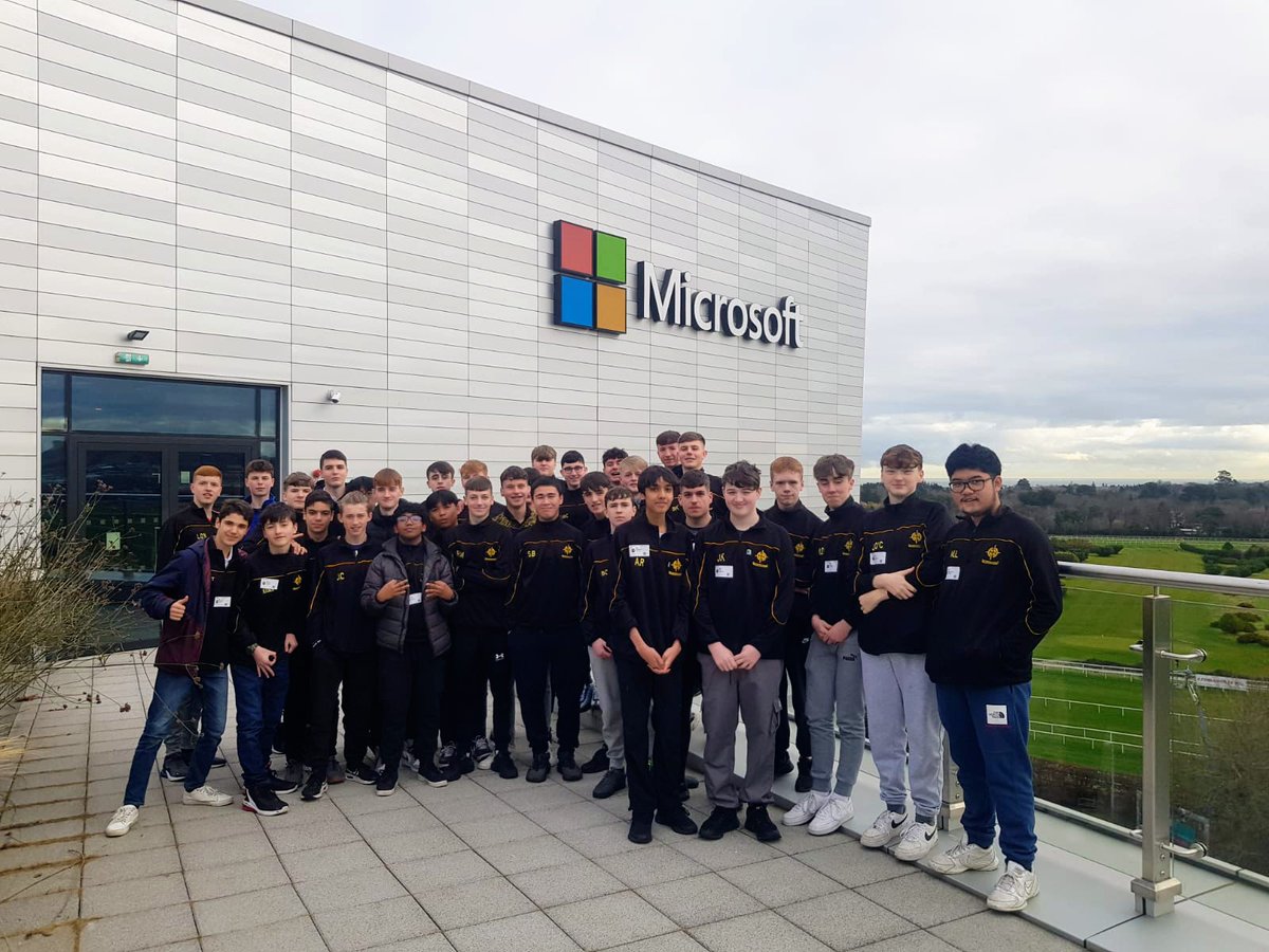 Huge thanks to @MS_eduIRL for a fantastic final day where our students explored the world of STEM and digital design as part of their Microsoft Dream Space Programme👏😁 thank you, 5 ⭐!!! @ClonkeenSchool @tydotie @YourTYNews @TYUpdated @Microsoftirl