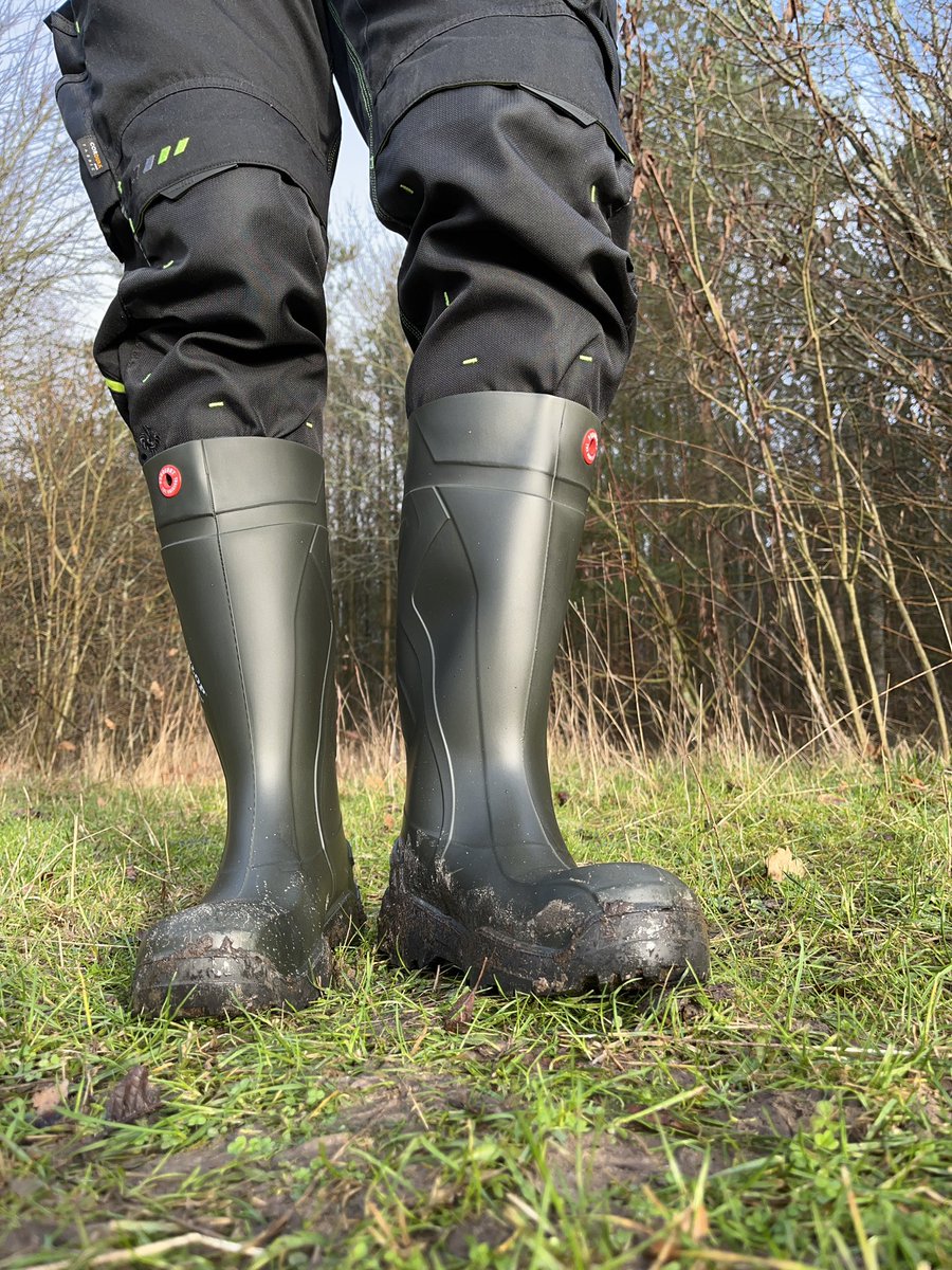 noraboots's tweet photo. Breaking in a new pair of green Dunlop Purofort+, always a pleasure! ๐
#dunlop #purofort #purofortplus #dunloppurofort #dunlopboots #dunlopwellies #engelbertstrauss #motion2020 #workwear #wellies #rubberboots #gummistiefel #wellies # https://t.co/Gmg5XulSTU