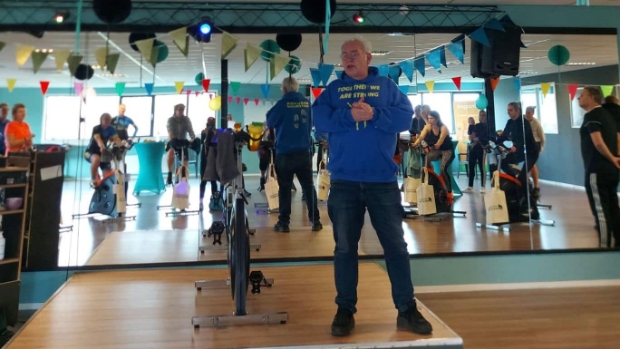 OmmelanderDe's tweet photo. Bedumer Winterloop van start gegaan -  https://t.co/fXHW2ys1Ss https://t.co/xil4NLqSRl