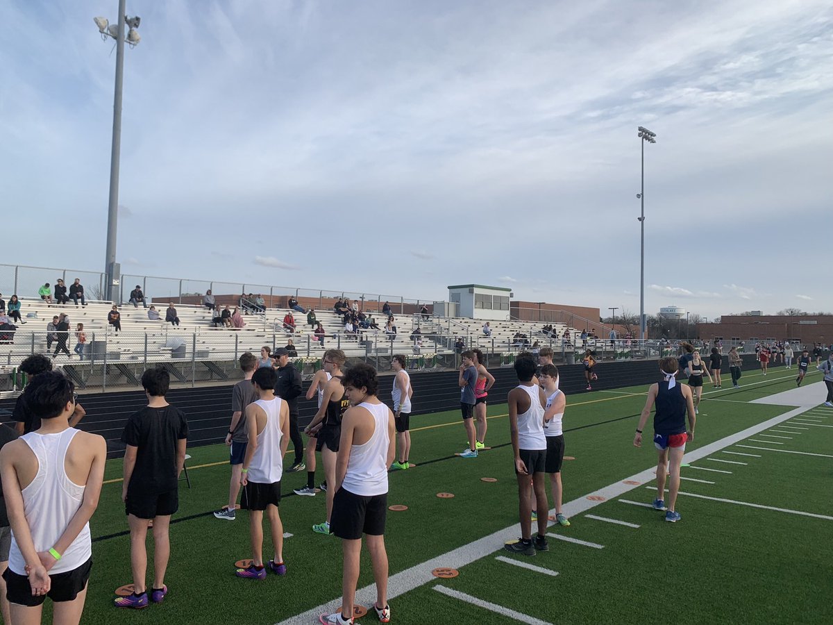 XcBoswell's tweet photo. 15 Pioneers run PERSONAL RECORDS in Southlake!!! Nothing beats this environment. Way to end our first big training block of the track season! #bosxc #bostf @boswellpioneer1 https://t.co/i66uWC0G2k