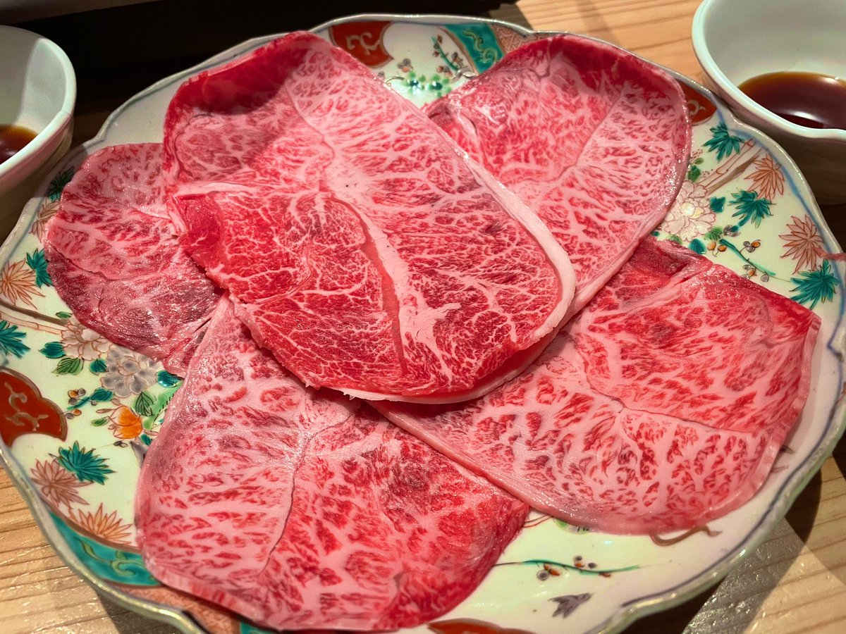 和牛ミスジユッケとレバ串うますぎた。
ワンオクも最高すぎた名古屋また来たい。👉🏻👈🏻