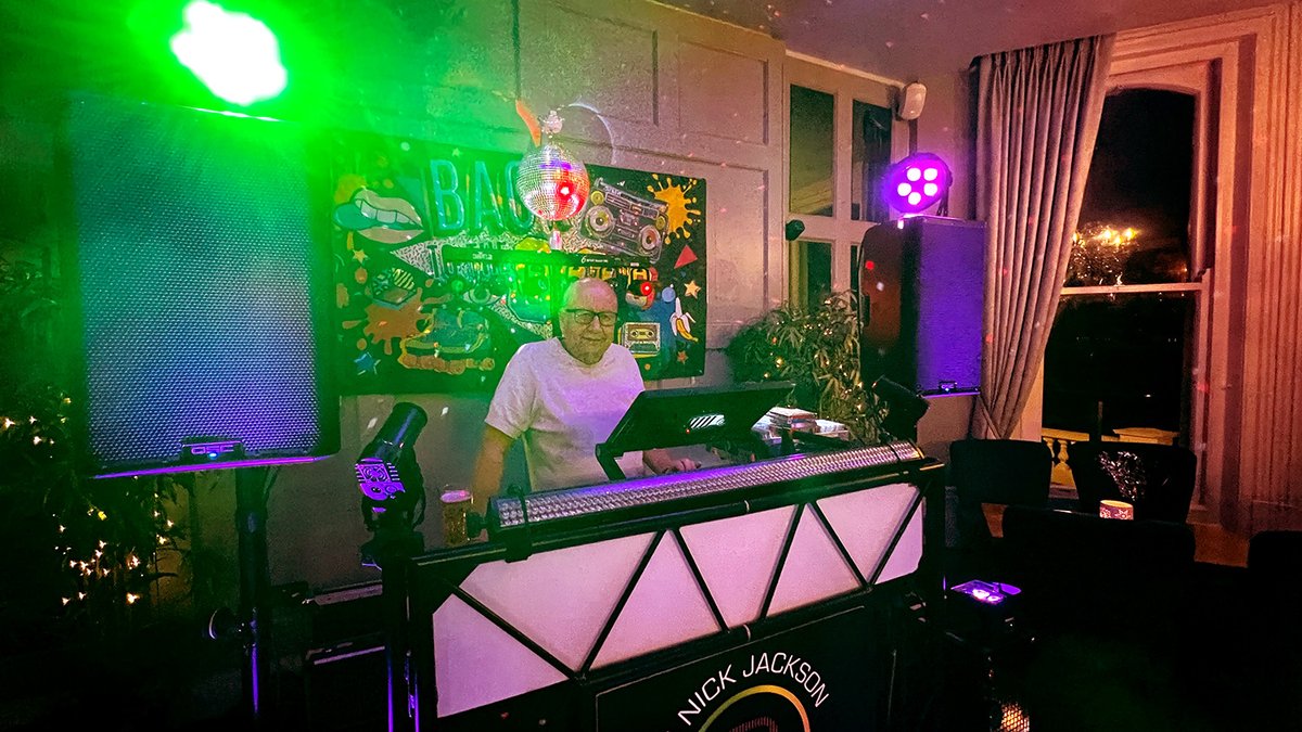 TheCliffeFolkes's tweet photo. We would like to thank everyone that turned our 80's Night into one special evening! Fun was had by all with Freddy stealing the show๐ See you all at the next one!
https://t.co/9jrTRygjRK
#80snight #eighties #thecliffe #party #cocktails #DJ #theleas #folkestone #kent #loungebar https://t.co/yvfnmCfA3F