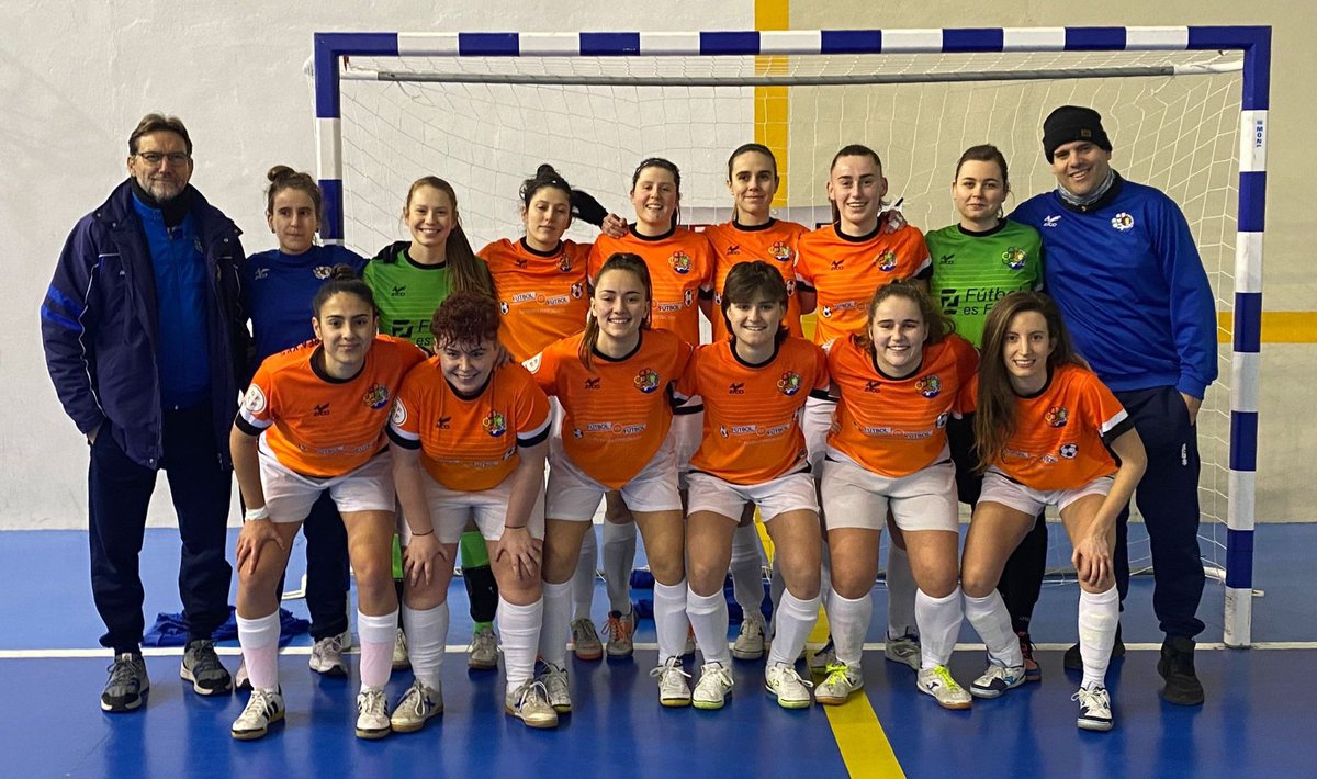 Txantrea_fsf's tweet photo. 𝐑𝐄𝐆𝐈𝐎𝐍𝐀𝐋 𝐅𝐄𝐌𝐄𝐍𝐈𝐍𝐎 𝐏𝐑𝐈𝐌𝐄𝐑𝐀 𝐃𝐈𝐕𝐈𝐒𝐈Ó𝐍
𝐉𝐨𝐫𝐧𝐚𝐝𝐚 𝟏𝟐
@Murchante_FS 0 - @Txantrea_fsf 5
⚽⚽ Carlota 
⚽      Saioa 
⚽      Naroa 
⚽      Naiara 

Enorme azules! Goazen neskak! 
💪💙⚽ @udcTxantrea https://t.co/qoyYkNaHg3