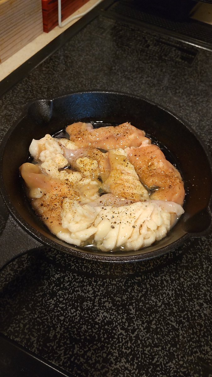 鉄スキレットの、真の力が目覚める……( ˇωˇ )  #150円のモツ 