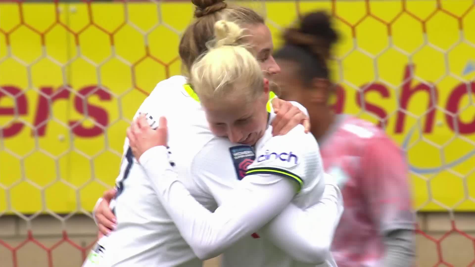 Lovely link up from the subs 🔗

Cool as you like, @evesummanen 🥶

#WomensFACup @SpursWomen”