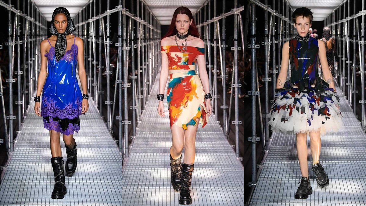 Latex247's tweet photo. Designer @pacorabanne reveals a latex filled Spring-Summer 2023 collection at @FHCM Haute Couture Week https://t.co/8UsOj4FYnd #Collection #Designer #Hautecoutureweek #Hcw #Pacorabanne #Pacoss23 #Ss23 #Latex #LatexFashion #Latex247 #latexisfashion https://t.co/hWAv4iyFDq
