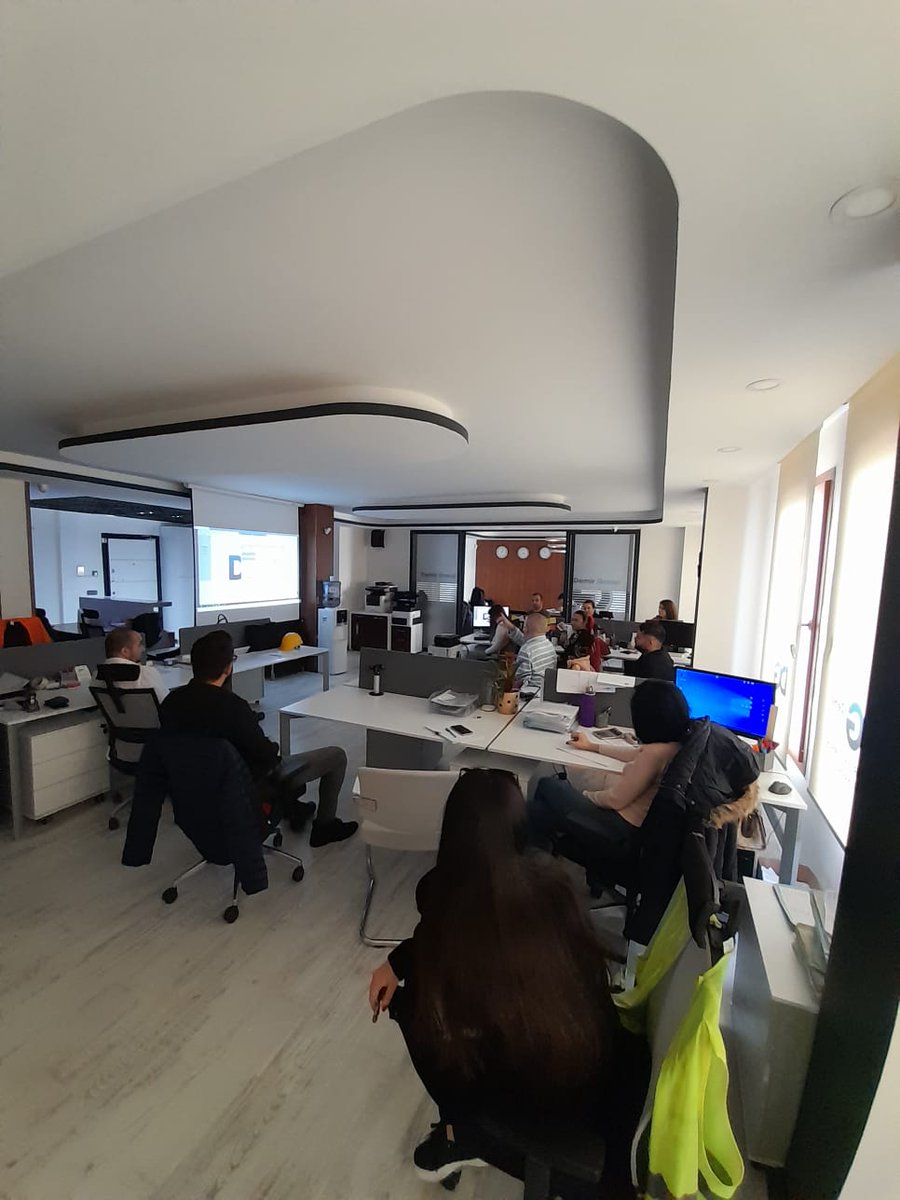 DGkurumsal's tweet photo. Aldığımız mesleki eğitimlere hız kesmeden devam ediyoruz.
Demir Group #Mersin
#DemirGroup #hizmet #gümrükleme #gümrük #customs #customsbrokerage #customsbroker #lojistik #transport #antrepo #sigorta #eğitim #danışmanlık #dışticaret #foreigntrade #DemirlerGümrük #DemirGlobal #DG https://t.co/ZUNS4vuRG4