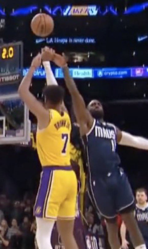 _LakersdaMassa's tweet photo. Só nesse mês, 3 faltas CLARAS nos últimos segundos que nos dariam provavelmente a vitória e não foram marcadas… É o Lakers ajudadão da Massa https://t.co/dShWo0CyDV