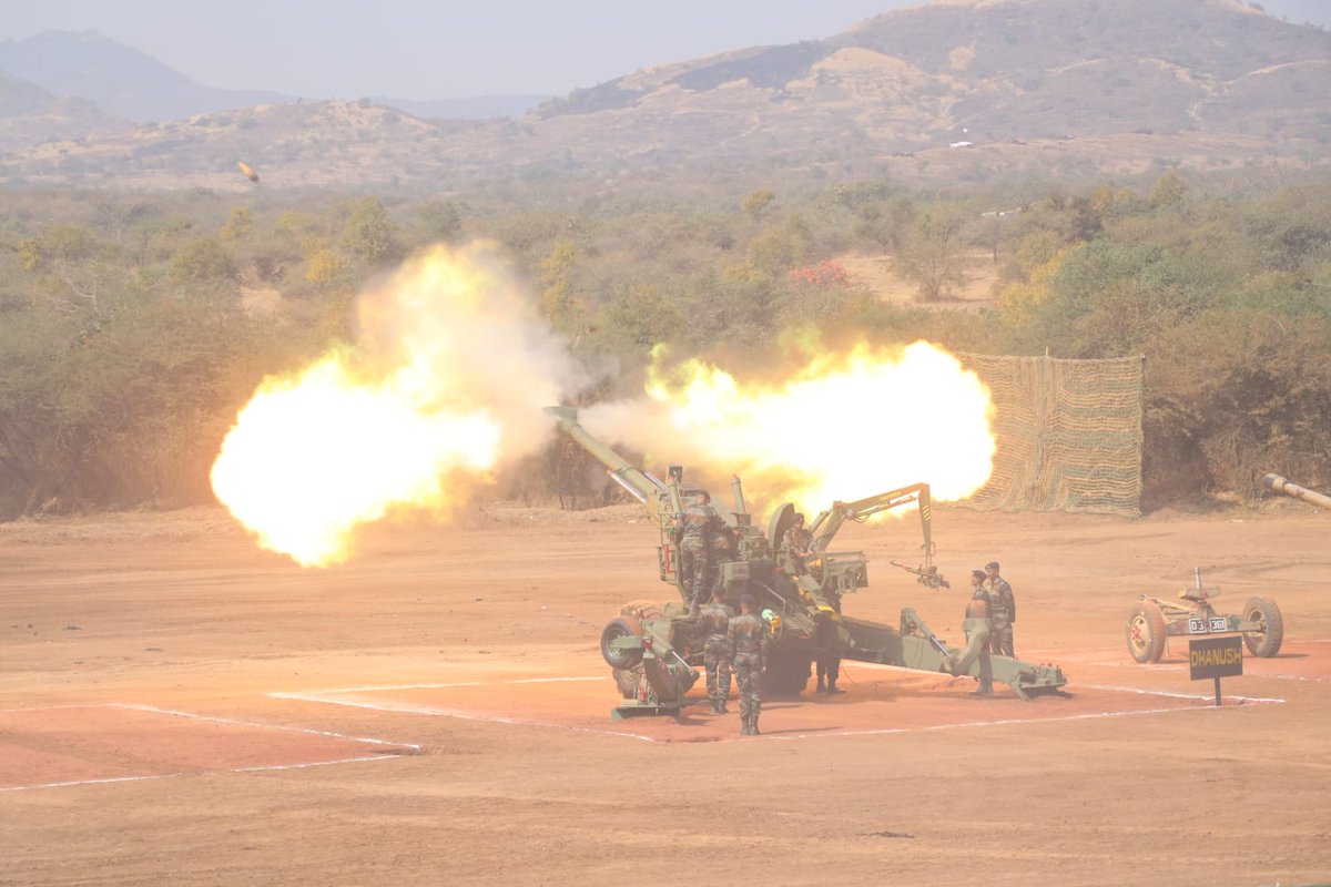 artrac_ia's tweet photo. #ExTOPCHI
#SchoolofArtillery showcased destructive might of Artillery Firepower in annual firepower Exercise at #DevlaliFieldFiringRanges
#FirepowerDemonstration
#ARTRAC
@adgpi https://t.co/0R3PiJOcZy