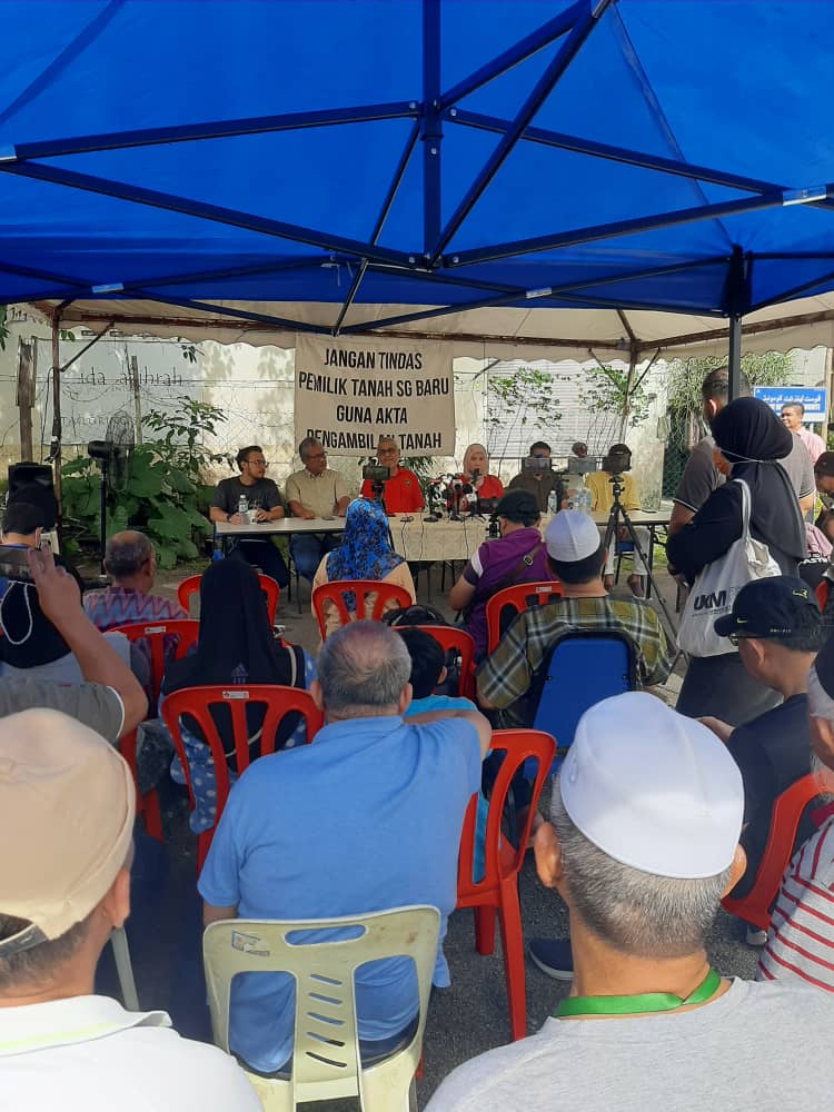 kgsgbaru's tweet photo. Sidang Media bersama Tn Hj @KhalidSamad dan serahan memorandum Cadangan Penyelesaian Isu Pengambilan Tanah dari Jawatankuasa Bertindak Kg Sg Baru kepada Perdana Menteri Dato’ Seri @anwaribrahim https://t.co/aLhwvjJf1m