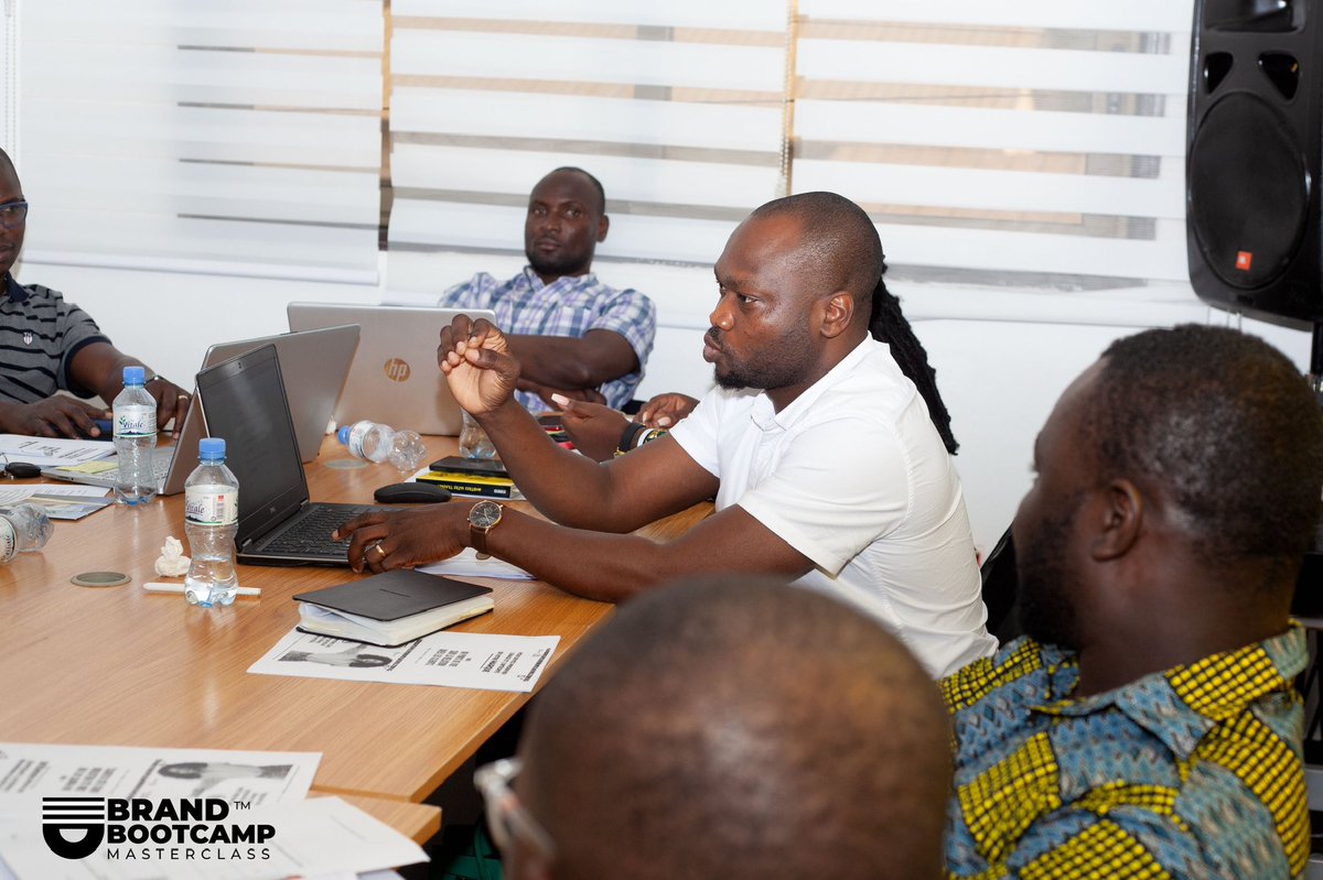 efysaboutey's tweet photo. Inspiré par la passion de la nouvelle génération pour le branding! Il y a tellement d'énergie et d'innovation dans l'air après avoir formé des champions talentueux. L'avenir du branding est brillant! #branding 
Big up @LaryMcdjadjou
Follow @thebrandmanuf https://t.co/MBG7ZKZilf