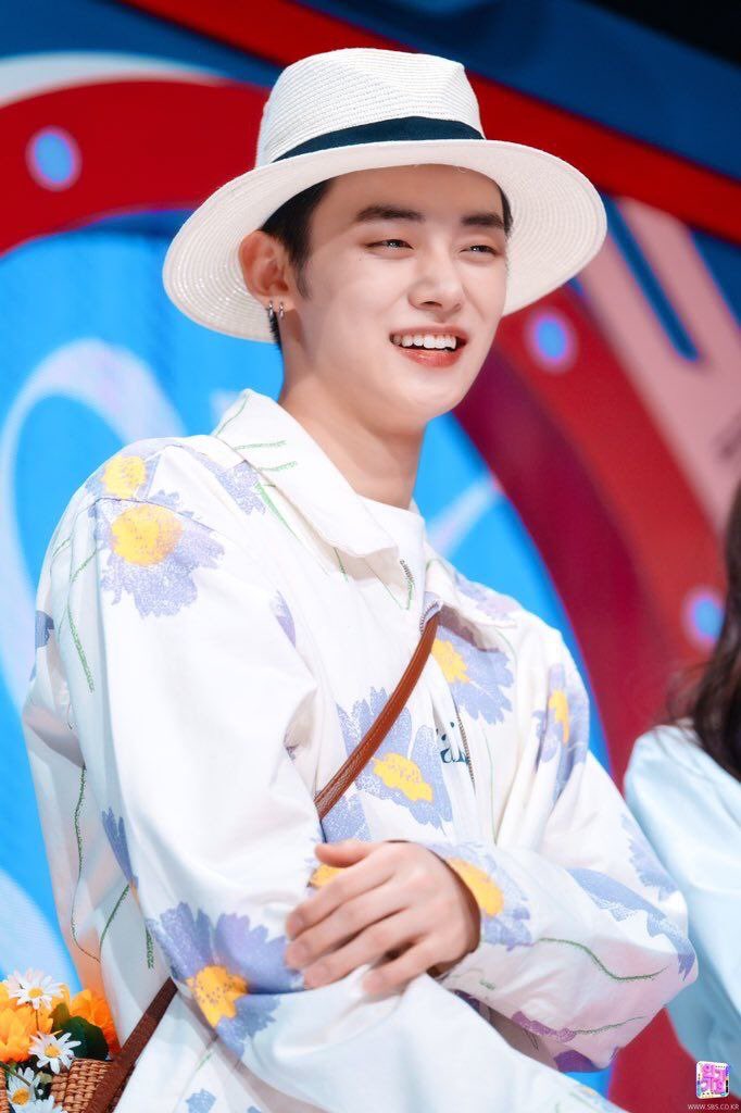 @shernxiaoting @oflntak <a href="/LeFerndell/">Le Ferndell</a> Hehe jumpa saya lagi, ada apa nih kok saya nyempil²? Ya ada dehh mau tau banget sih kalian.