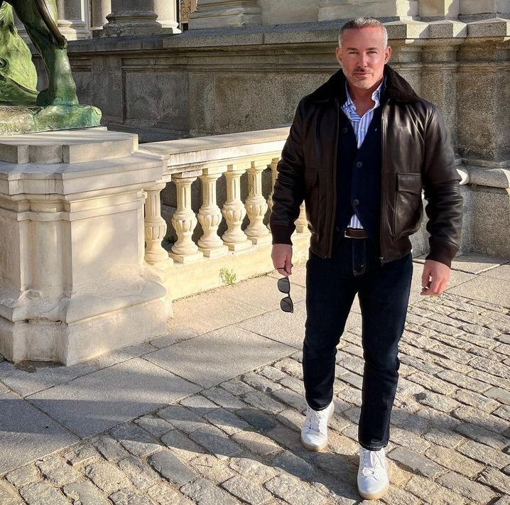 “When you give joy to other people, you get more joy in return. You should give a good thought to happiness that you can give out.”—