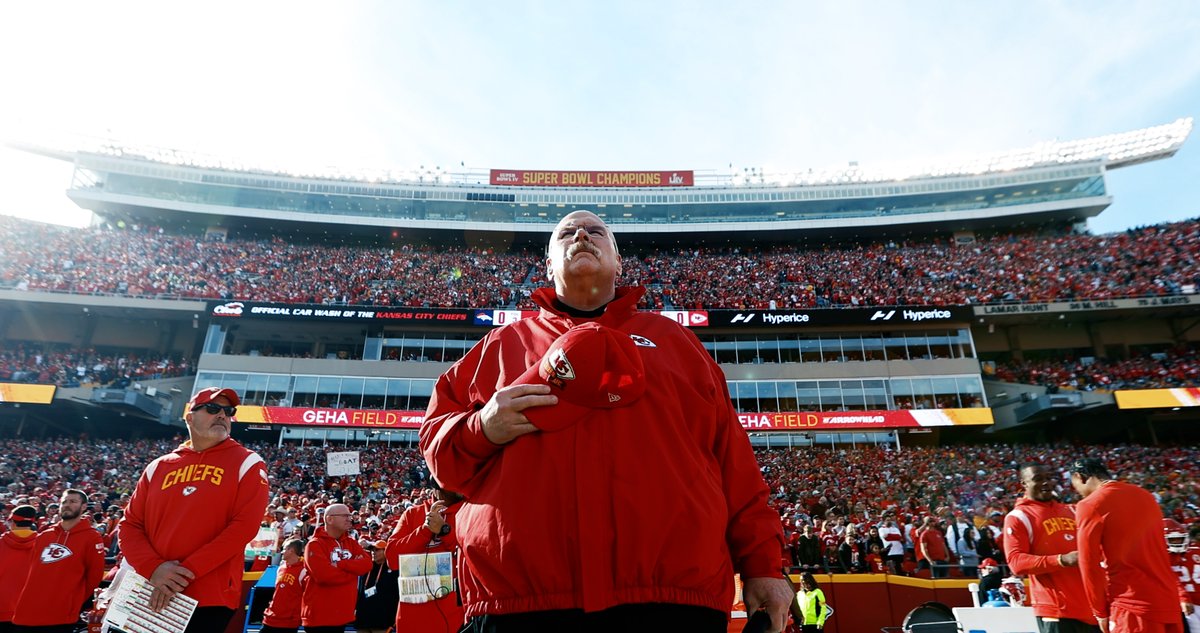 JohnParkerBach's tweet photo. Championship Sunday is HERE! Some of my favorite frames from Arrowhead this season featuring Mahomes, Big Red, &amp; Pop 📹🎬 https://t.co/WqhlNsQd2i