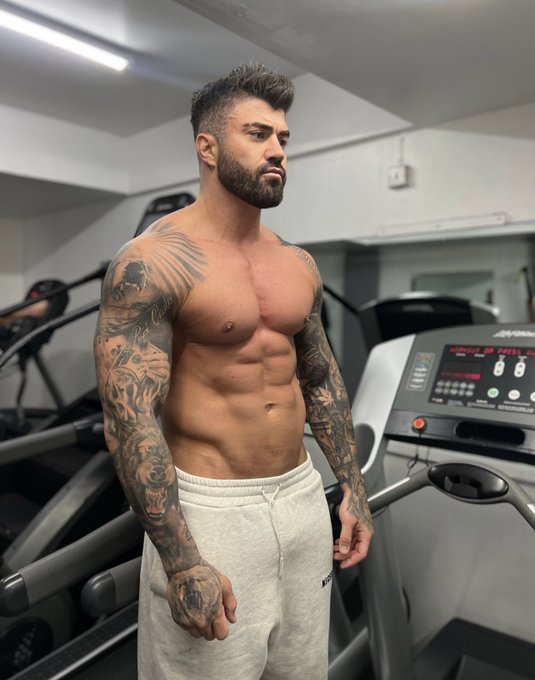 New Content Day 💦   https://t.co/l98j2v3jc2 https://t.co/WeaB0owHv4