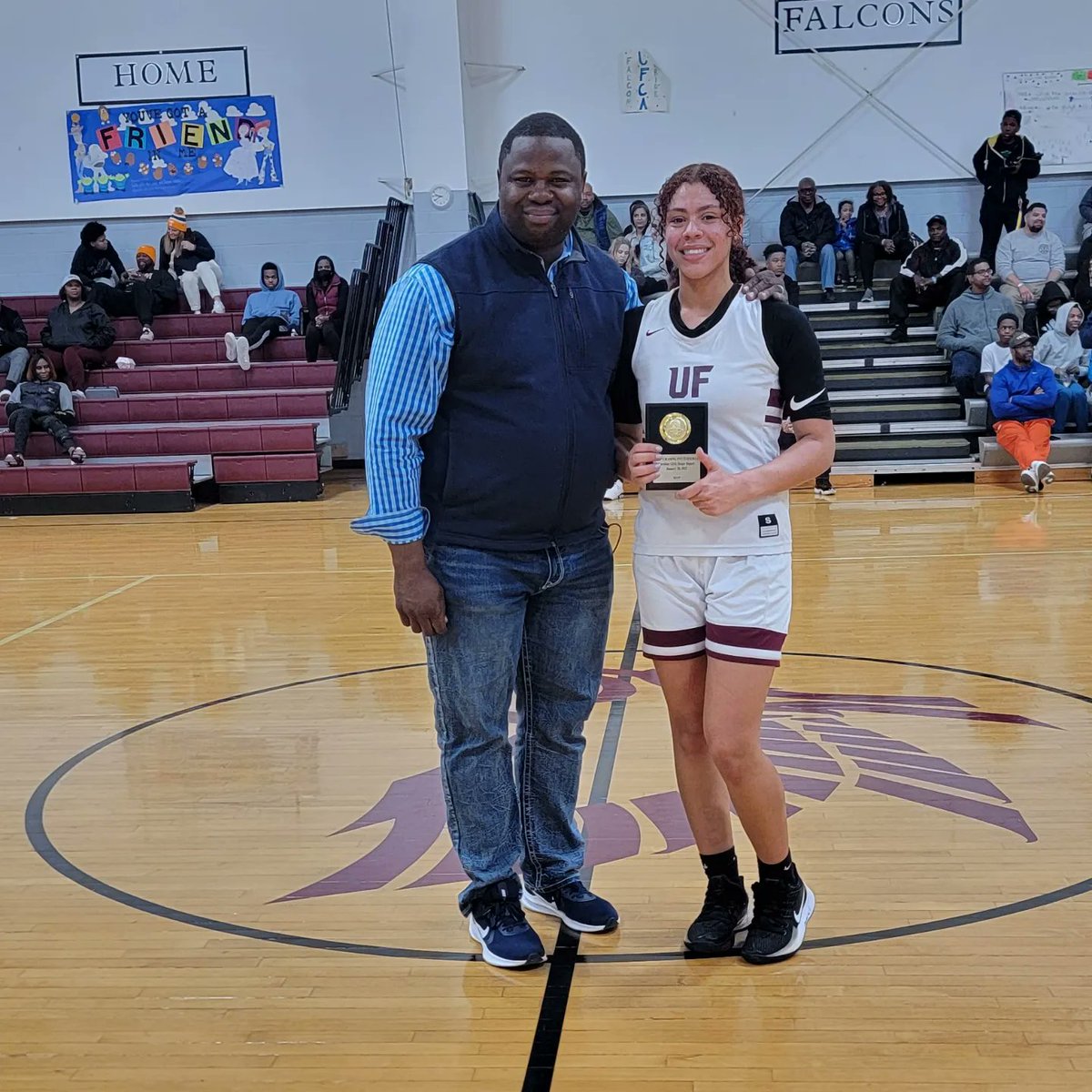 CghrMedia's tweet photo. π #CGHRMedia
#ChipChasingInvitational
π - @UFCA_WBB
FINAL
@UFCA_WBB - 42
VS
#RSPrepAcademy - 65
#RSPrep
MVP
2024 - Ayanna Varela - 18 Pts
#UFCA
MVP
2024 - @TianaGongora10 - 20 Pts https://t.co/CQ1TVURsi1