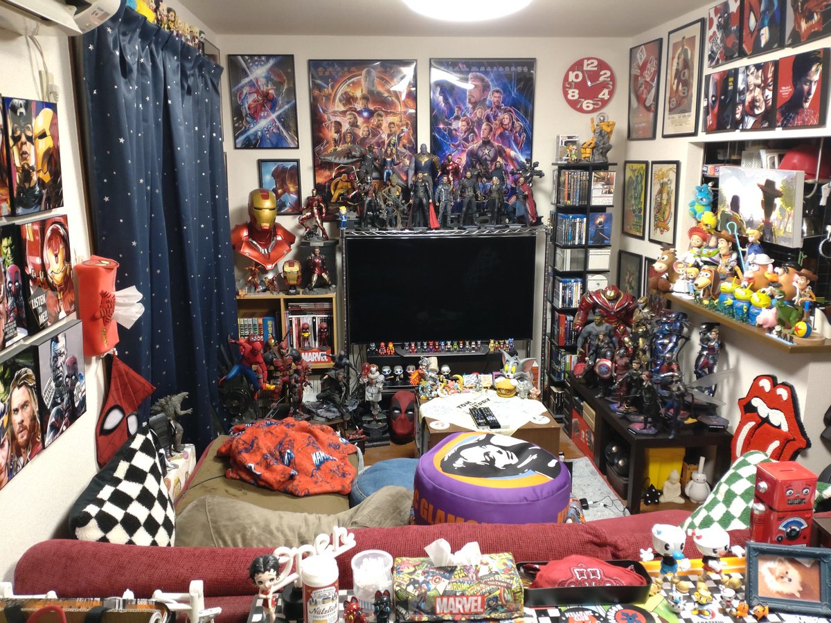 Last0rder's tweet photo. おやすみ我が部屋
また明日

#ホットトイズ
#hottoys
#ディズニー
#disney 
#フィギュア
#figure
#マーベル
#marvel
#映画
#movie https://t.co/N5zmWRi9Ae