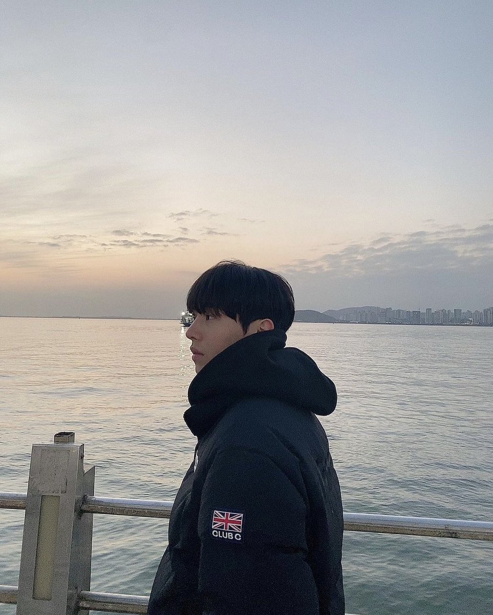romeosingapore's tweet photo. [TRANS] 230129 #KANGMIN Instagram Update

Padding which protects me in cold weather ☃️

#ROMEO #강민 #노강민 #로미오 #romeosgtrans https://t.co/zXWqFquFf4