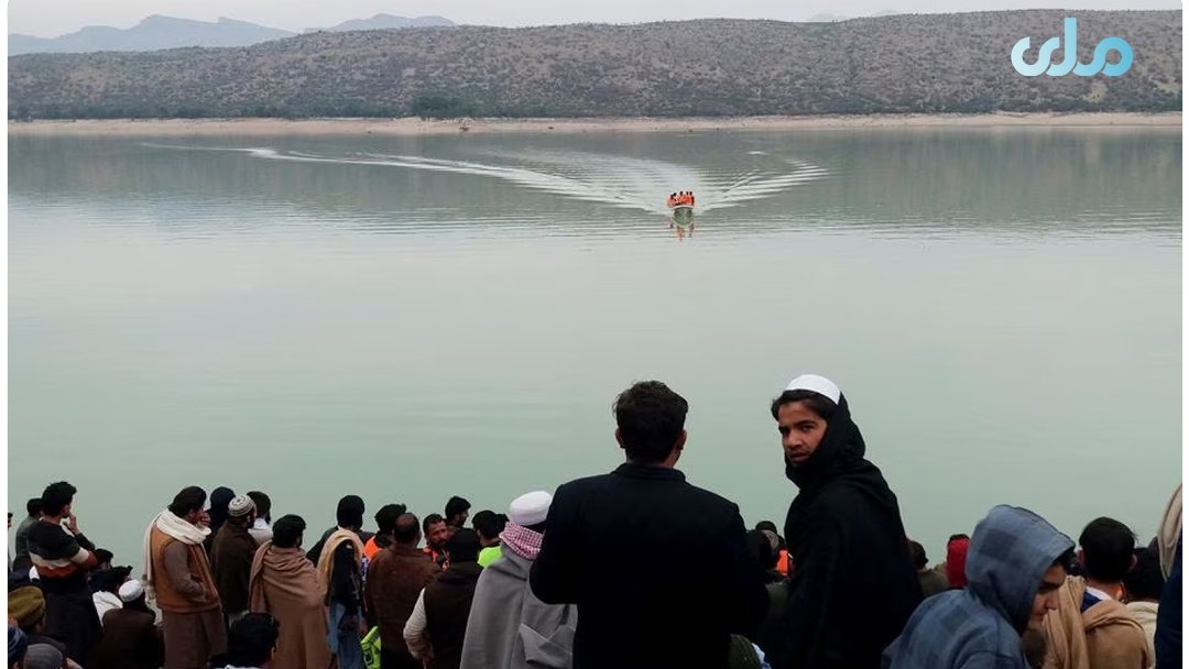 pashtortanews's tweet image. At least 10 children were killed on Sunday when a boat carrying religious school students #capsized in northwest #Pakistan.
8 students were still missing while 7 injured had been taken to hospital in #KhyberPakhtunkhwa province where accident took place.