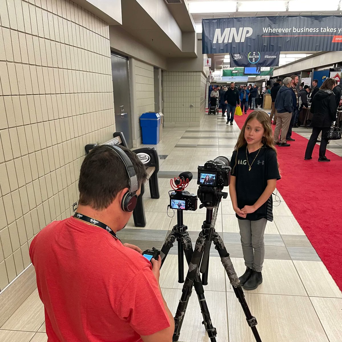 MBAgDays's tweet photo. "I'll make you look good and sound smart." - Steve Langston #dirtytshirtproductions
And, he's not wrong! 😁 Thank you Steve!
#steveknowsag #agdays #agvideo https://t.co/F6af442Ia4