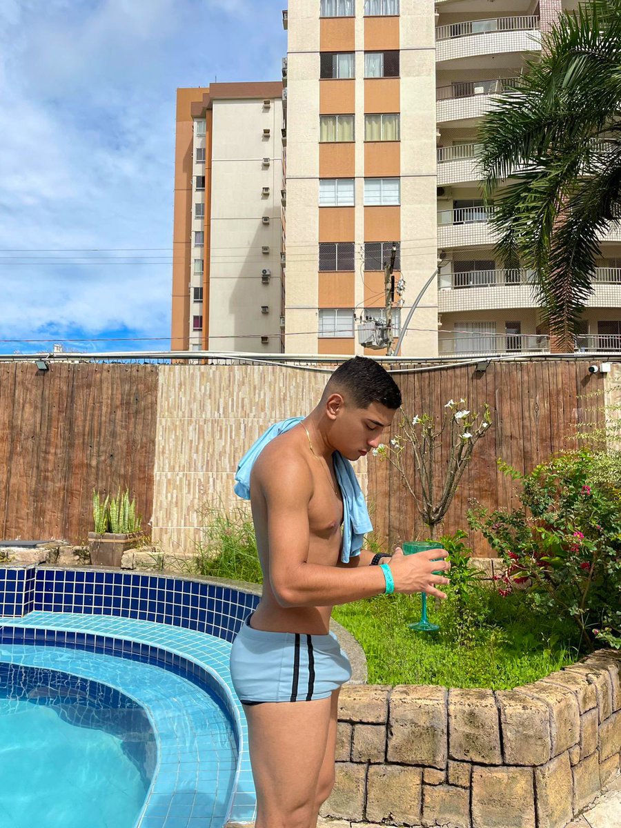 Lacostaado's tweet photo. Sim ou não ?😹😹😹 https://t.co/9hMvtcc6LD
