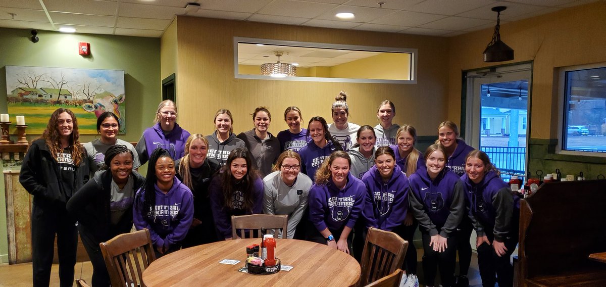 UCA_SAAC's tweet photo. SAAC Pancake Breakfast @Stobys has started! @UCASoftball covering the first shift! @BradTeague @DarrellWalsh1 &amp; @watty21 cooking! Our event benefits @Samaritans_Feet! Putting shoes on the children of Conway! https://t.co/kwfzlVANxu