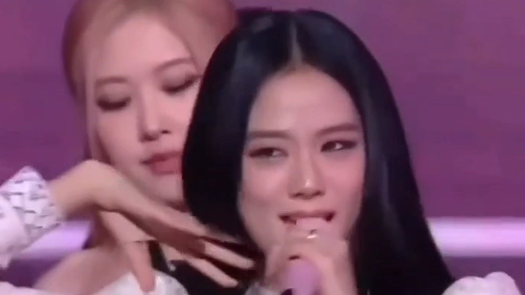 jisoo pics tweet media
