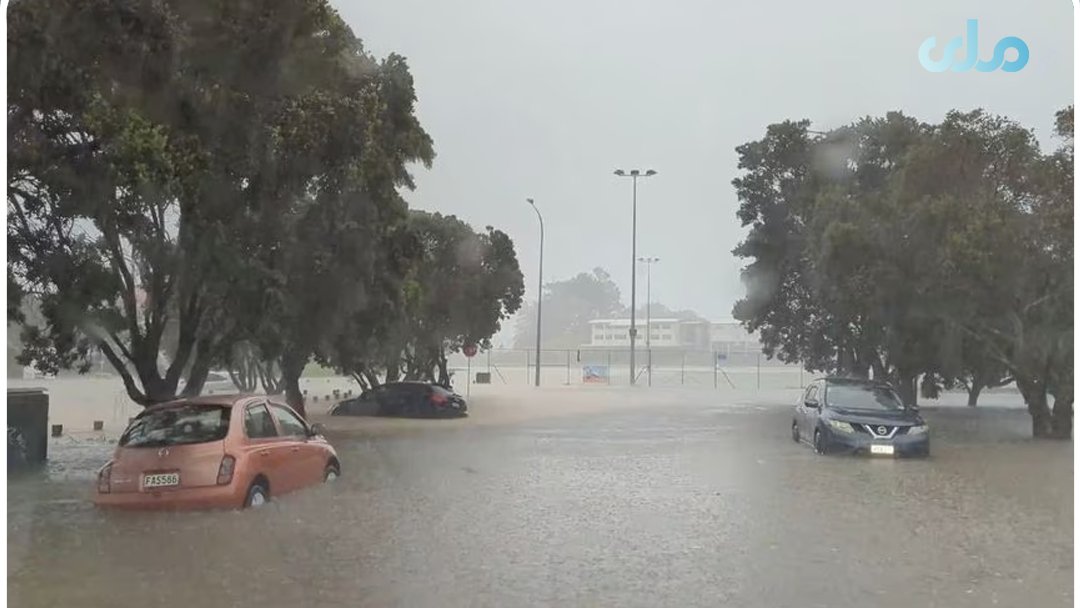pashtortanews's tweet photo. #NewZealand's death toll from heavy #rain rose to four on Sunday as flash #floods and #landslides on the #north island continued for a third day.
The nation's weather forecaster, #MetService, warned of more severe weather on Sunday and Monday for the north island. https://t.co/AooB7dPUi5
