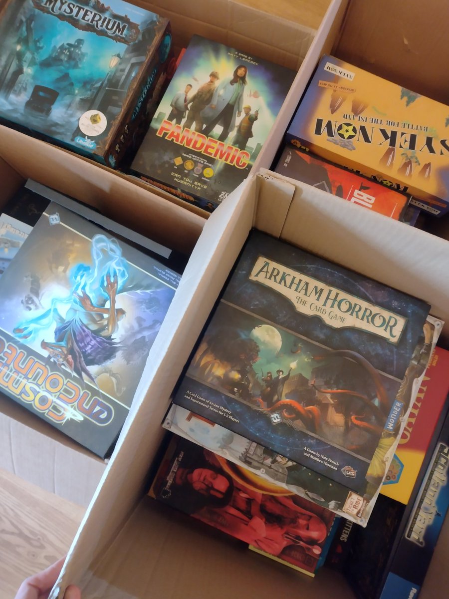 GameOnNorth's tweet photo. Packing up a few dozen favourite board games for our next free gaming night at @LaurelsWhitley!

Join us from 6pm. Singles or groups both welcome, lots of fun games to try, and a lovely pub! https://t.co/P4KODUot93