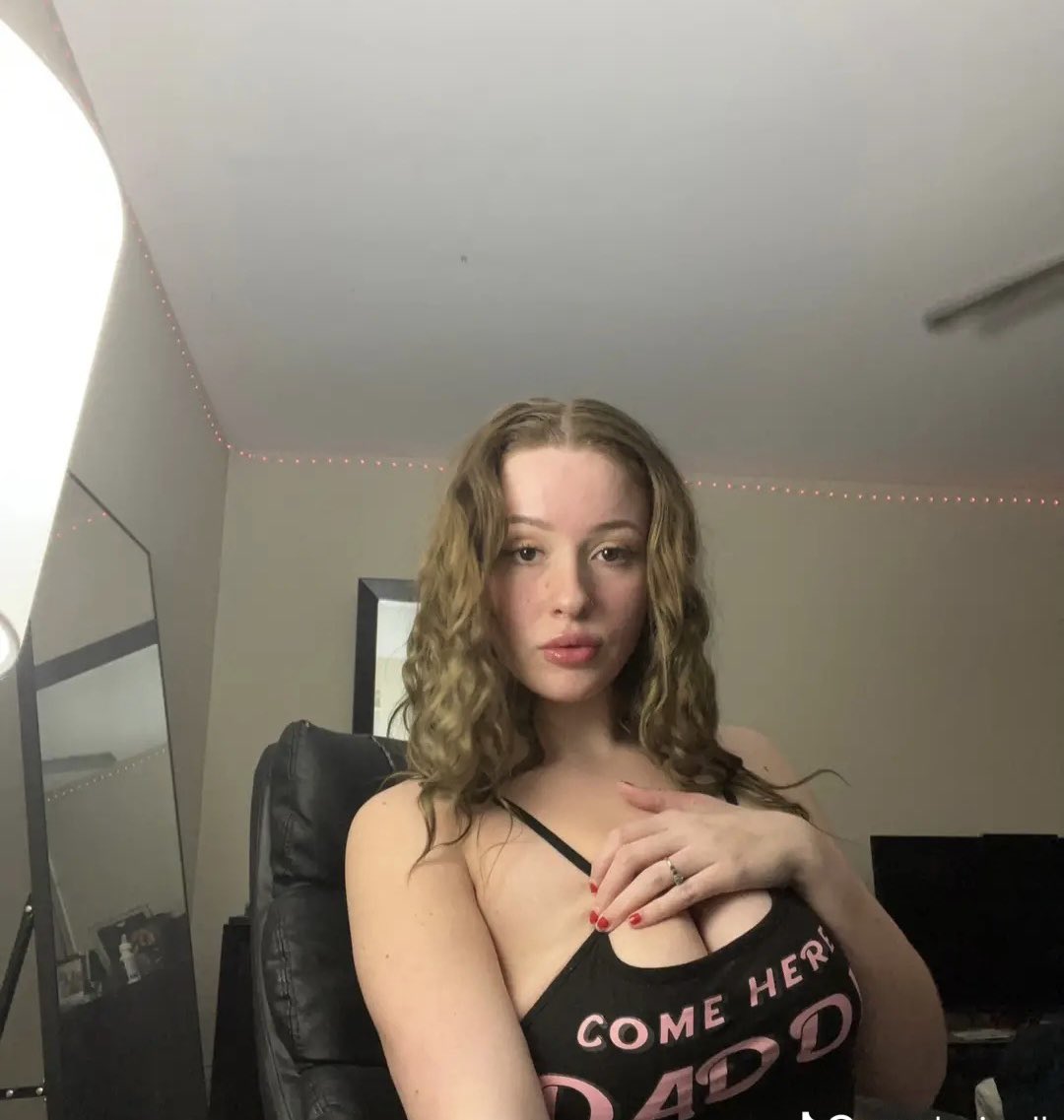 jess10207333's tweet photo. where’s the daddy’s at this morning?? #sellingcontent #buyingcontent #SugarDaddys https://t.co/sXgN6d4xXW