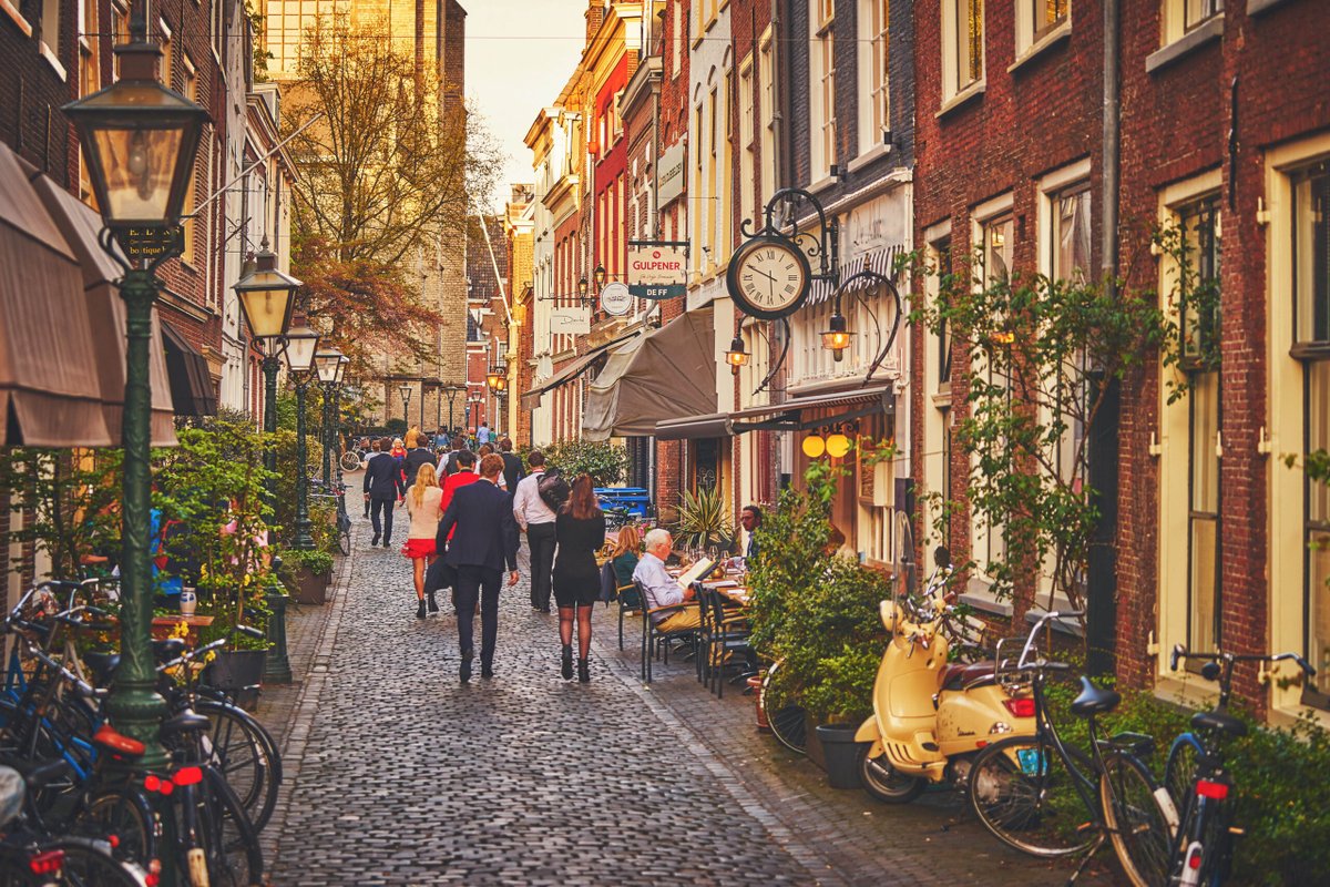 I love the fact that 80% of posts promoting #WalkableCities, #GentleDensity, #LivableCommunites etc. are just random pictures from the #Netherlands 🇳🇱
