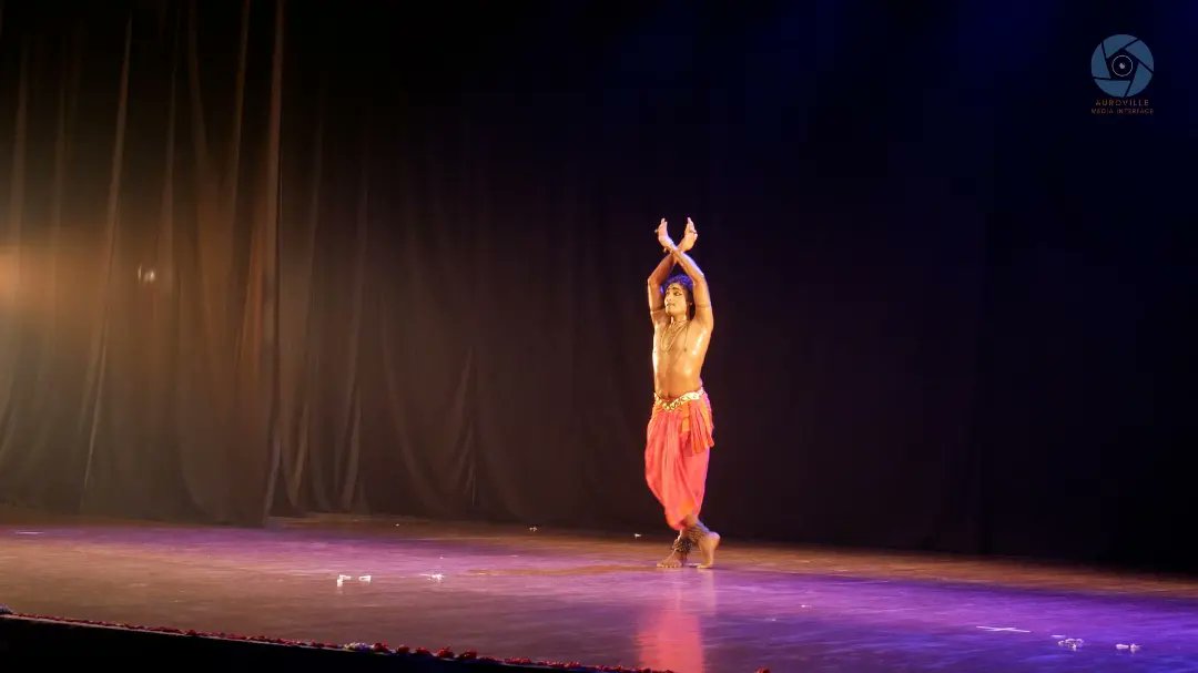 AurovilleMedia's tweet image. Kuchipudi dance workshop at Bharat Nivas.
@BharatNivas

#auroville #aurovillepondicherry #unitypavilion #kuchipudi #kuchipididance #kuchipudidancer #dancer