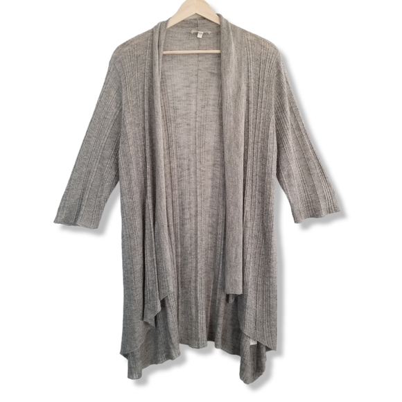 stephkkelly's tweet photo. So good I had to share! Check out all the items I'm loving on @Poshmarkapp from @Blessitresell #poshmark #fashion #style #shopmycloset #eileenfisher #prettyrebel: https://t.co/vRlZlBrofL https://t.co/giOQJNzMB6