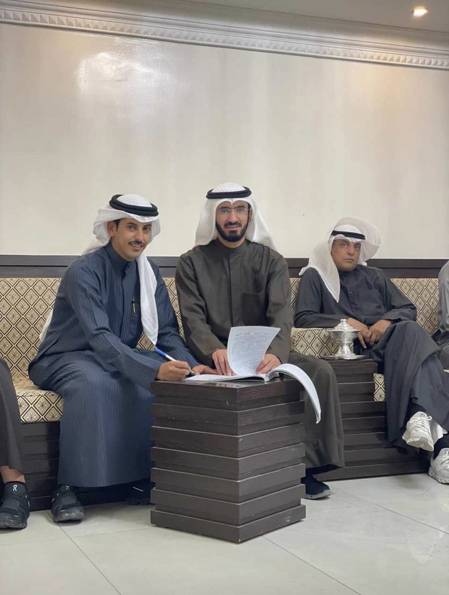 ﴿ وَمِنْ آيَاتِهِ أَنْ خَلَقَ لَكُم مِّنْ أَنفُسِكُمْ أَزْوَاجًا ﴾

الحمدلله الذي بنعمته تتم الصالحات
تم بحمدالله " عقد قرآنـي "
سائلاً المولىٰ عز وجل لي ولكم
التوفيق والبركه لما يُحبه ويرضاه