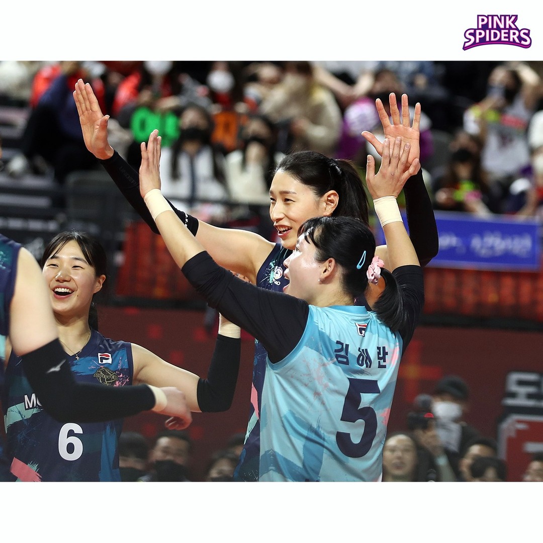 KYKinfo's tweet photo. [사진] hkpinkspiders IG

https://t.co/YlilvLsXSh

#김연경 #kimyeonkoung https://t.co/ZYifNCcfDG