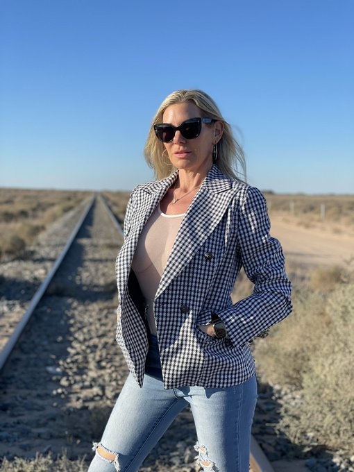 Not sure what I like better&hellip; My blazer or photos on train tracks. What about you? https://t.co/PN7W1