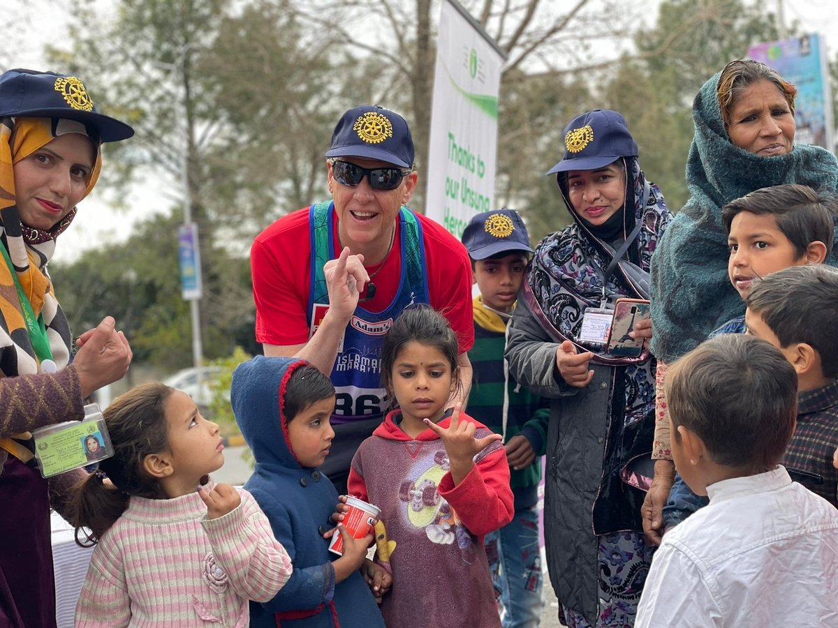 Pak Fights Polio (@pakfightspolio) on Twitter photo #IslamabadMarathon2023 ➖ Hamish Young, <a href="/UNICEF_Pakistan/">UNICEF Pakistan</a> Polio Chief, administers polio drops to children 👦🏻👧🏻 at the Pakistan Polio Eradication Programme’s kiosk to support the #RaceToEndPolio & get the message across.
#PolioFree🇵🇰 #ForEveryChild #IslamabadMarathon2023 ➖ Hamish Young, <a href="/UNICEF_Pakistan/">UNICEF Pakistan</a> Polio Chief, administers polio drops to children 👦🏻👧🏻 at the Pakistan Polio Eradication Programme’s kiosk to support the #RaceToEndPolio & get the message across.
#PolioFree🇵🇰 #ForEveryChild