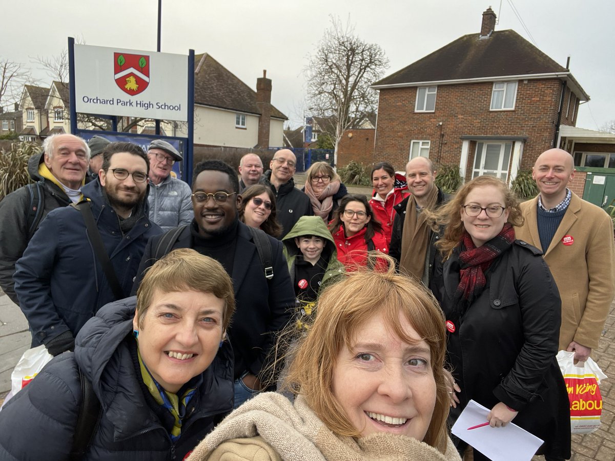 LabourSJ's tweet photo. Big teams out in Shirley this morning talking to voters, despite the rain! Lovely conversations, support growing for a Labour government. #labourdoorstep https://t.co/hEaTFS5pbQ