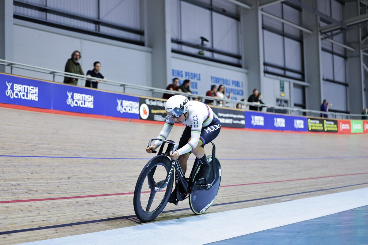 Never. In. Doubt. 

<a href="/neahevans/">Neah Evans</a> dominates the field &amp; storms to a national title in the Women's Points Race 👑

#TrackChamps