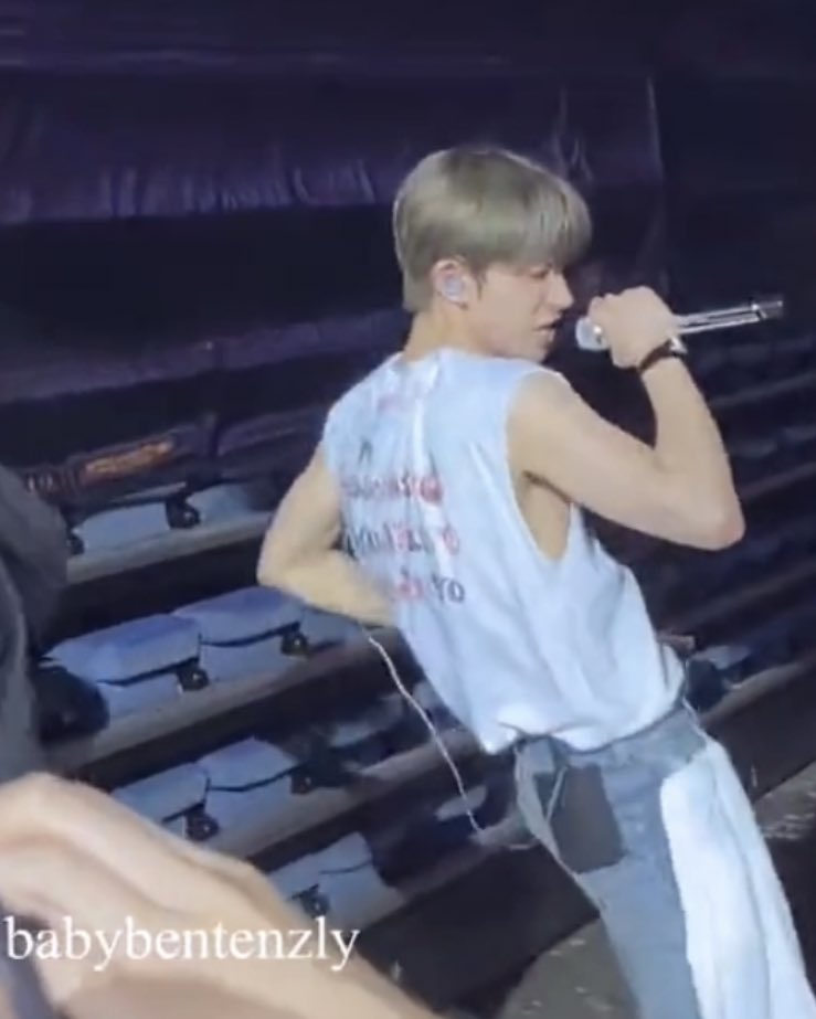 lheesoftie's tweet photo. WHAT THE- THE BODY ROLL BRO😵‍💫 https://t.co/VCBwd7ObjG